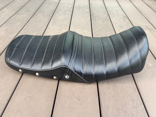 xjr400  シート　タックロール　アンコ抜き