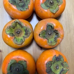 甘い柿（種あり）1kg 250円・家庭用品交換可の画像