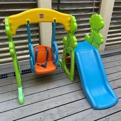 トイザらス 滑り台　ブランコ　子供　おもちゃの画像