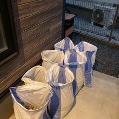 白　玉砂利　土嚢袋約7袋
　の画像