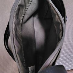 ユニクロ　ナイロンミニショルダーバッグの画像