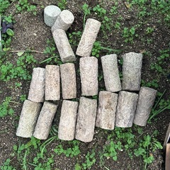 ブロック、レンガ、円柱石、、差し上げます0円の画像