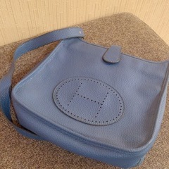 本革 レザー　ショルダーバッグの画像