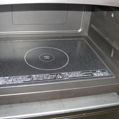 （★1台限り★ジモティー特典あり）東芝　オーブンレンジ　２０１８年製　ER-SD70　角皿付き　ヘルツフリー　黒　高く買取るゾウ八幡東店の画像