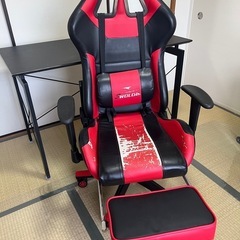 【無料】SWOLDL ゲーミングチェア (フットレスト付き) - 赤/黒の画像