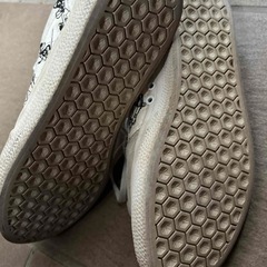 adidas グーフィーコラボスニーカーの画像