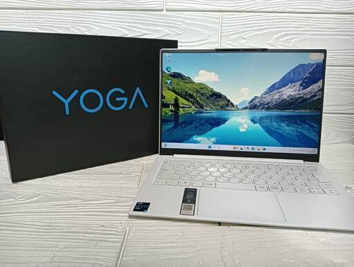Yoga Slim 7I Carbon　　2.5K液晶　　laptop