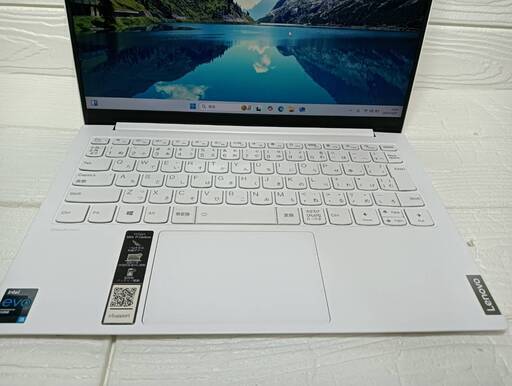売約済み　Yoga Slim 7I Carbon　　2.5K液晶　　laptop