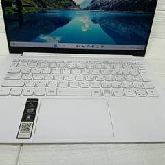 Yoga Slim 7I Carbon　　2.5K液晶　　laptopの画像