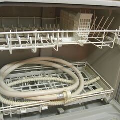 （②1台限り★ジモティー特典あり★5人分サイズの）パナソニック　食器洗い乾燥機　２０１９年製　NP-TH　白　高く買取るゾウ八幡東店の画像