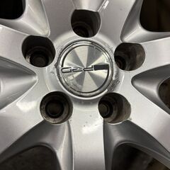 202511022【札幌】225/60R17　スタッドレス　冬タイヤ　BS　社外17インチアルミ　アウトバックなどの画像