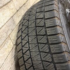 202511022【札幌】225/60R17　スタッドレス　冬タイヤ　BS　社外17インチアルミ　アウトバックなどの画像