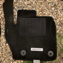 日産サクラ純正フロアマットの画像