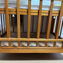 ベビーベッド&布団&ベットガード&おもちゃの画像