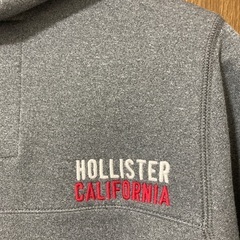 HOLLISTER グレー フード付きパーカーの画像