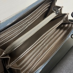 GUESS ゲス お財布ショルダー デニム
の画像