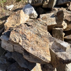 グリ石、庭石、割グリ石、チャート石、格安、自家山にて掘削価格の画像