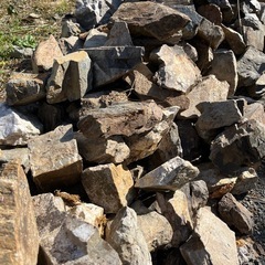 グリ石、庭石、割グリ石、チャート石、格安、自家山にて掘削価格の画像
