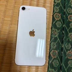【美品】iPhone SE 第3世代 64GB スターライト SIMフリー バッテリー91％ 箱・おまけケース付きの画像