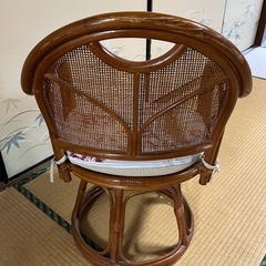 籐回転座椅子の画像