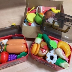 【格安】木製ビストロキッチンとママゴトグッズのセットの画像