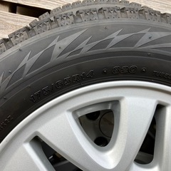 ホンダ、純正アルミとスタッドレスの画像