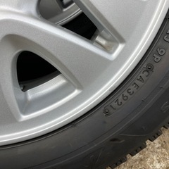 ホンダ、純正アルミとスタッドレスの画像