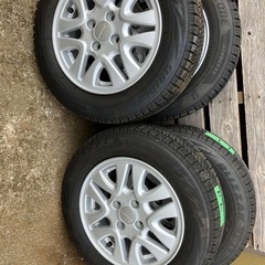 ホンダ、純正アルミとスタッドレスの画像