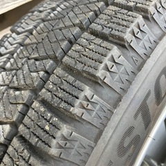 ホンダ、純正アルミとスタッドレスの画像