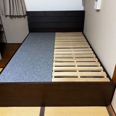 【手渡し限定】ダブルベッドフレームの画像