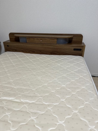 引出し付き セミダブルベッド