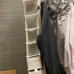 吊り下げ収納の画像