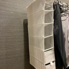 吊り下げ収納の画像