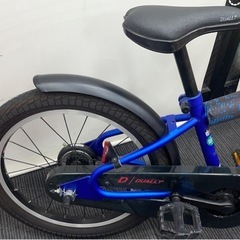 ★中古美品！DUALLY/ 子供用自転車/ 18インチ　キッズマウンテンバイク/ ヘルメット　補助輪付き の画像
