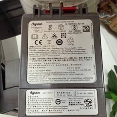 ダイソン掃除機V7 fluffy ◼︎すぐに使える自立スタンド付きの画像