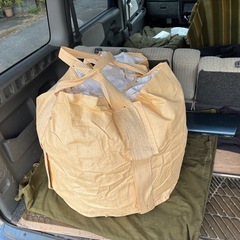 【200Lかんなくず】ミニトン袋　袋持参1000円引き　木くず　おがくず　ふわふわ粒大　小動物　マット　床材　の画像