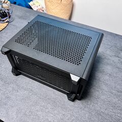Cooler Master NR200 + SF1000L + Thermaltakeファンの画像