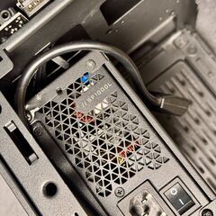 Cooler Master NR200 + SF1000L + Thermaltakeファンの画像