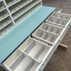 高園産業 SOLNO 薬棚 薬品庫 薬剤棚 キャビネット 薬品保管庫 薬局 スチール棚 医療棚 調剤棚 調剤キャビネット 横150cmの画像