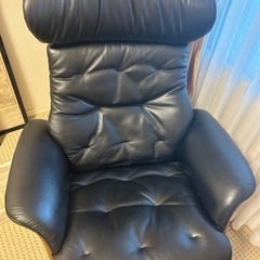 定価10万ニトリNマーシャル 本革ブラックパーソナルチェアの画像