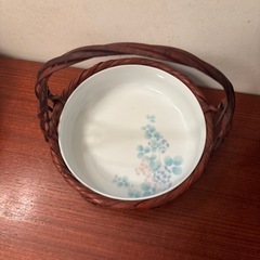 カゴ食器皿の画像