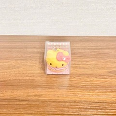新品未使用 プライズ品 平成レトロ キティちゃん シュークリーム ストラップ の画像