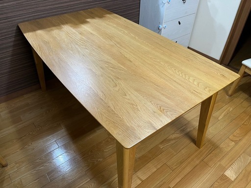 【半額値下げ】4人掛けダイニングテーブル