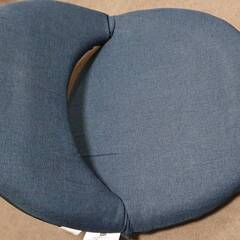 【2脚セット/美品】ニトリ スリム収納座椅子 Nサーフ 14段階リクライニング コンパクト (Set of 2 / Excellent Condition) Nitori Slim Folding Recliner Chair N-Surf, 14-Step Reclining, Compactの画像