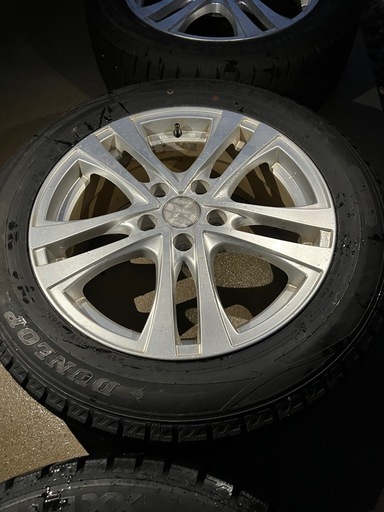 215/55R17    ダンロップウィンターマックス　　スタッドレスタイヤ4本セット