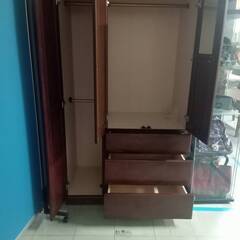 3枚扉洋服ダンスの画像