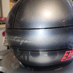 アライazヘルメットの画像