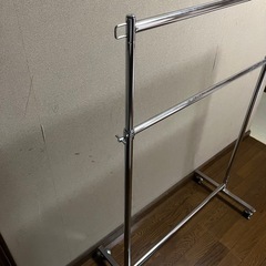 【美品✨】ハンガーラック・コートハンガー・パイプ素材の画像