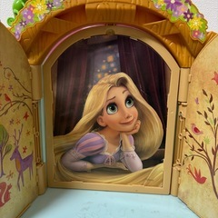 【決まりました】ラプンツェルのドレッサーとドレスの画像