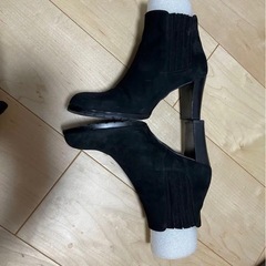 カリーノのショートブーツの画像